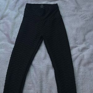Black popcorn leggings chrome active